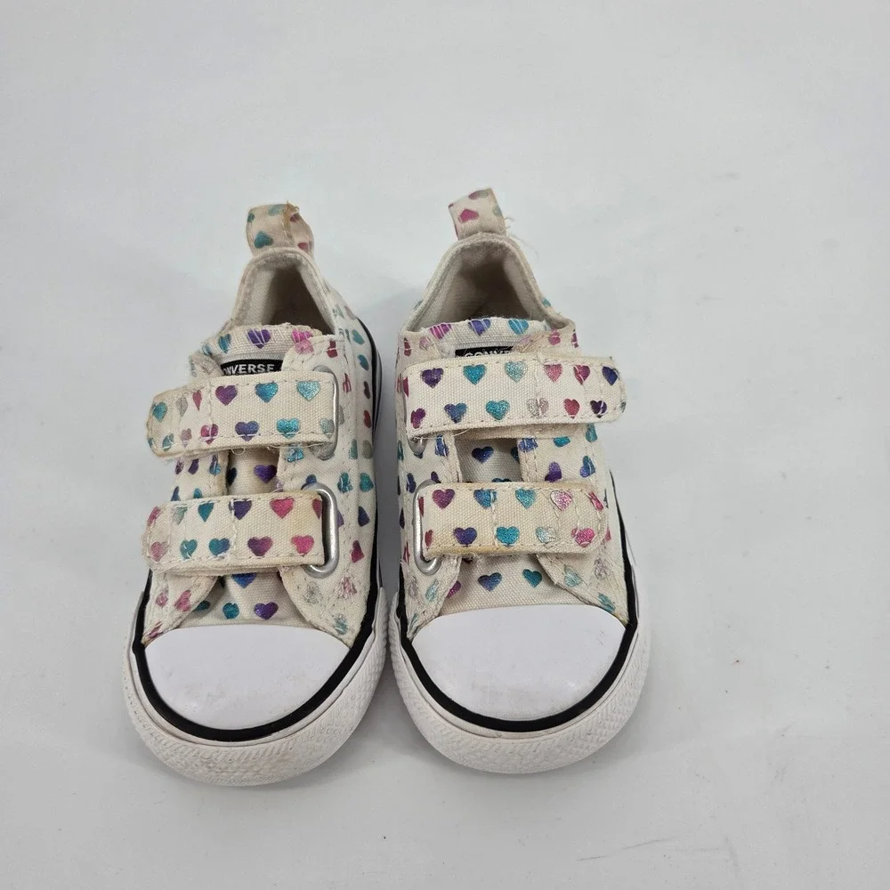 Converse Chuck Taylor All Star Infant Size 6 White Metallic Heart Sneakers Low
